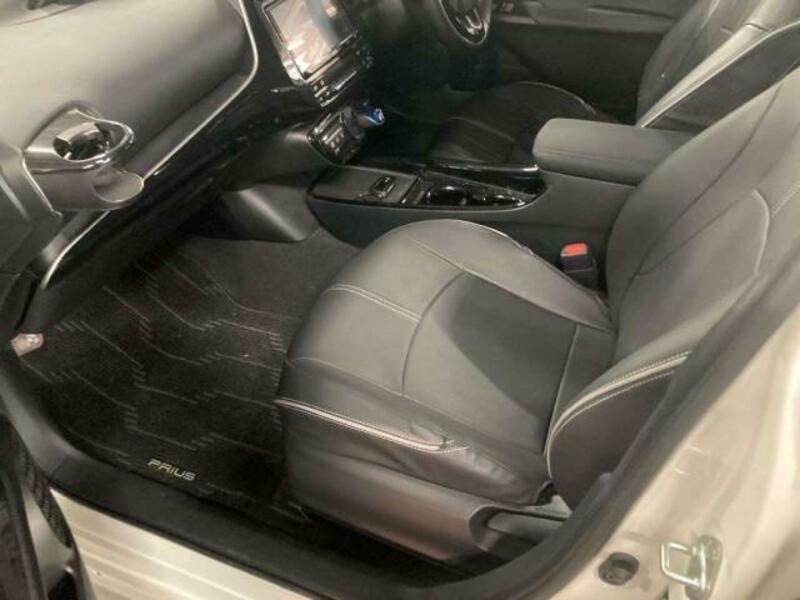 PRIUS-11