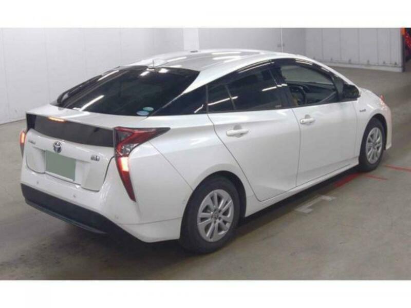 PRIUS-8