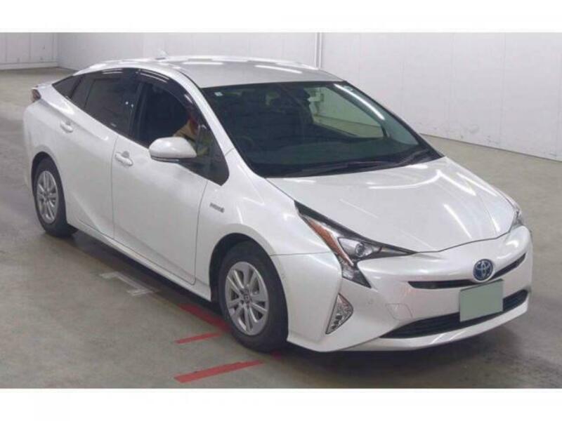 TOYOTA　PRIUS