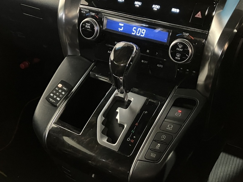 VELLFIRE-17