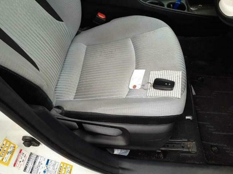 PRIUS-6