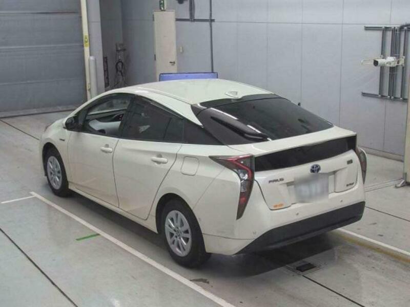 PRIUS-8