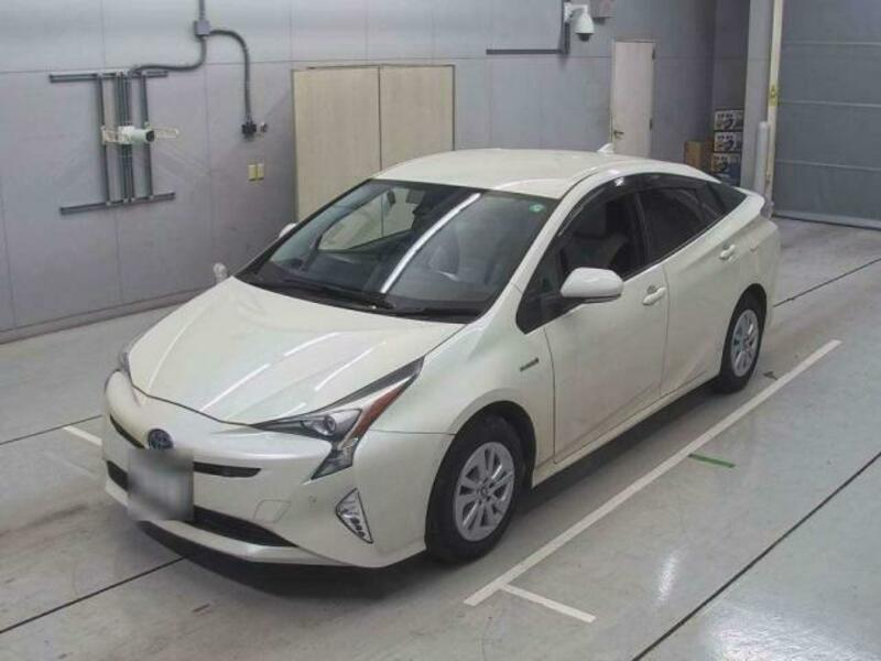TOYOTA　PRIUS