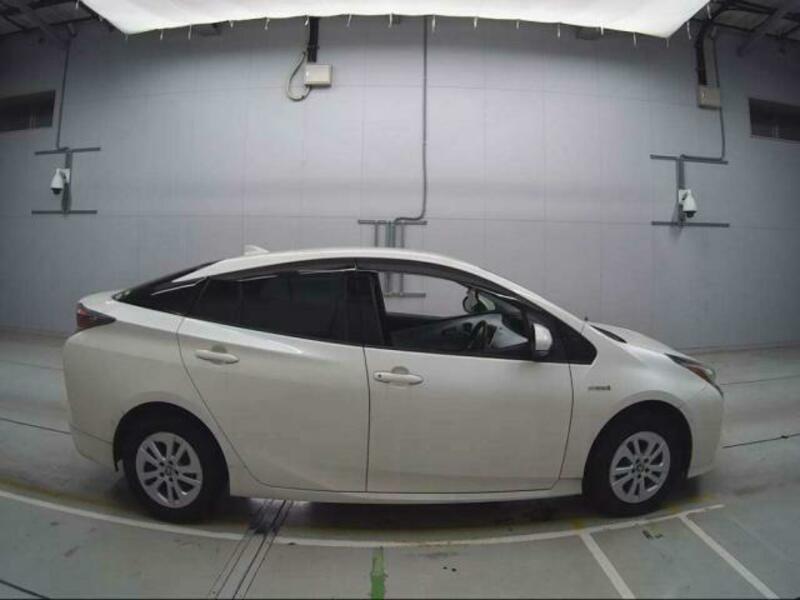 PRIUS-9
