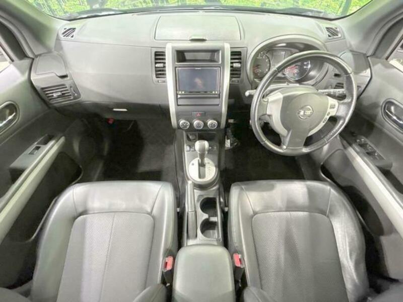 X-TRAIL-1