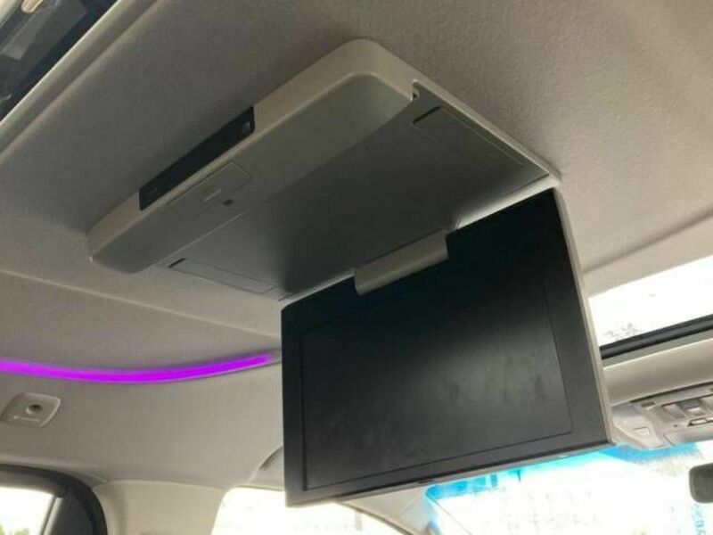 VELLFIRE-5