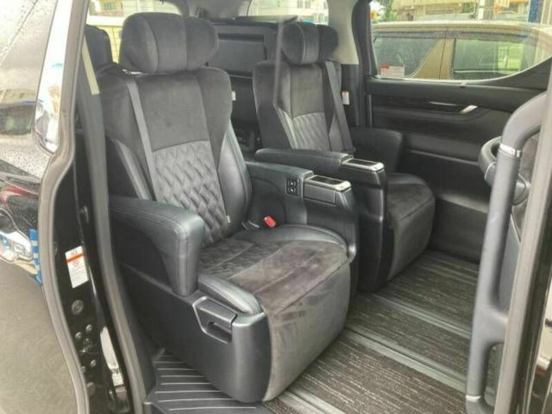 VELLFIRE-10