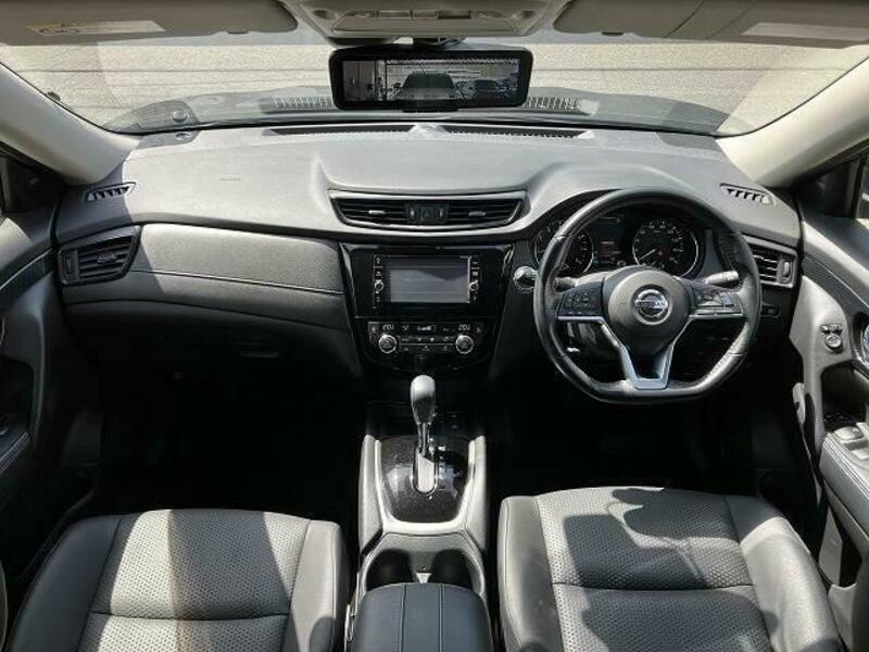 X-TRAIL-1
