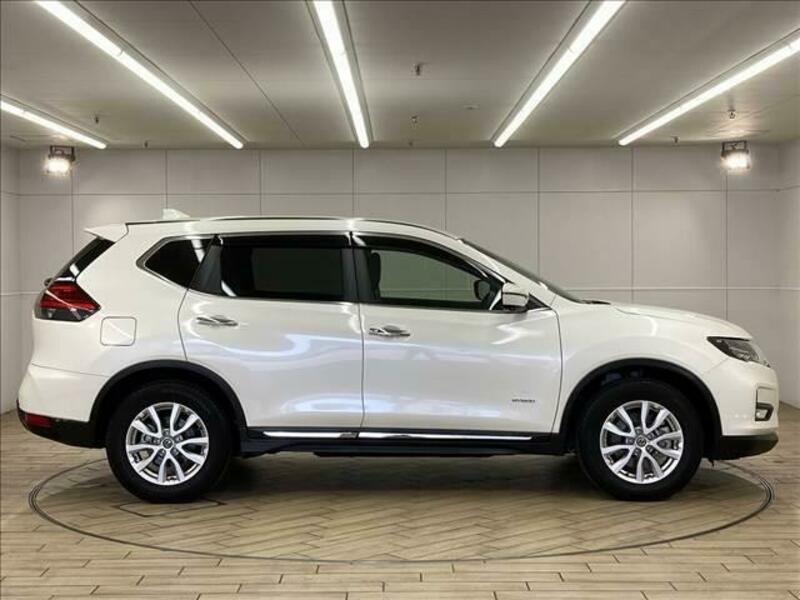 X-TRAIL-16