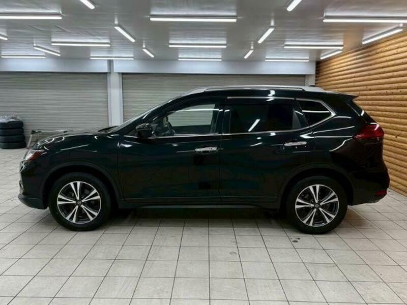 X-TRAIL-17