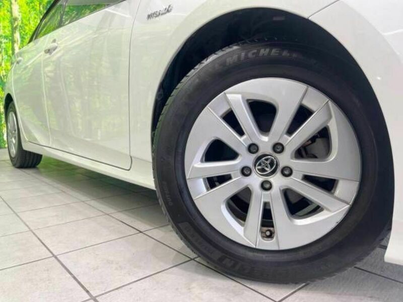 PRIUS-12