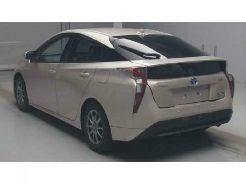 PRIUS-4