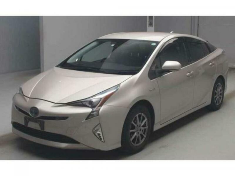TOYOTA　PRIUS