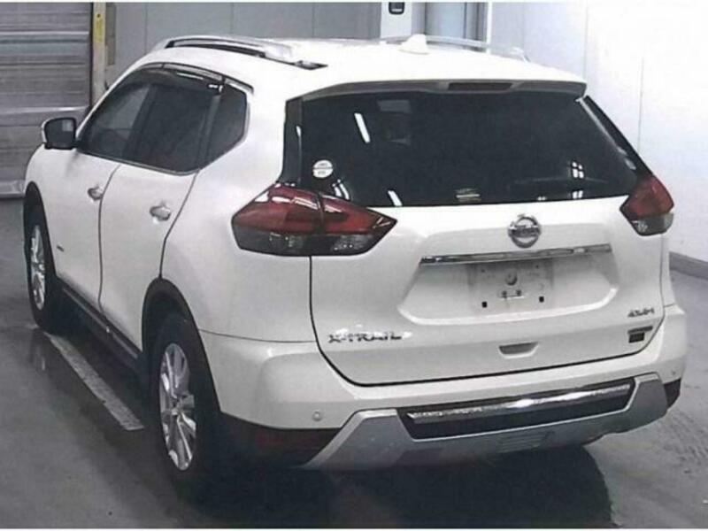 X-TRAIL-1