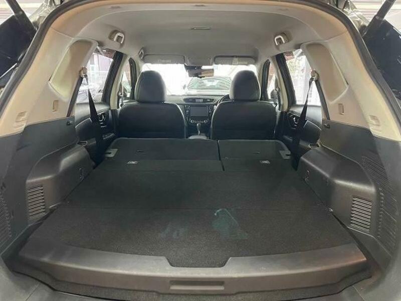 X-TRAIL-19