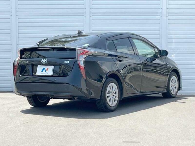 PRIUS-17