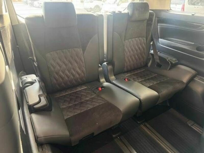 VELLFIRE-6