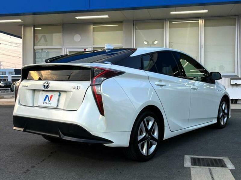 PRIUS-16