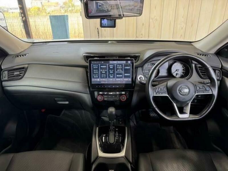 X-TRAIL-1