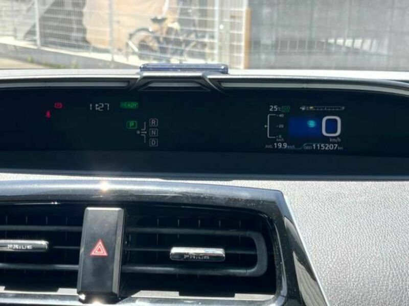 PRIUS-8