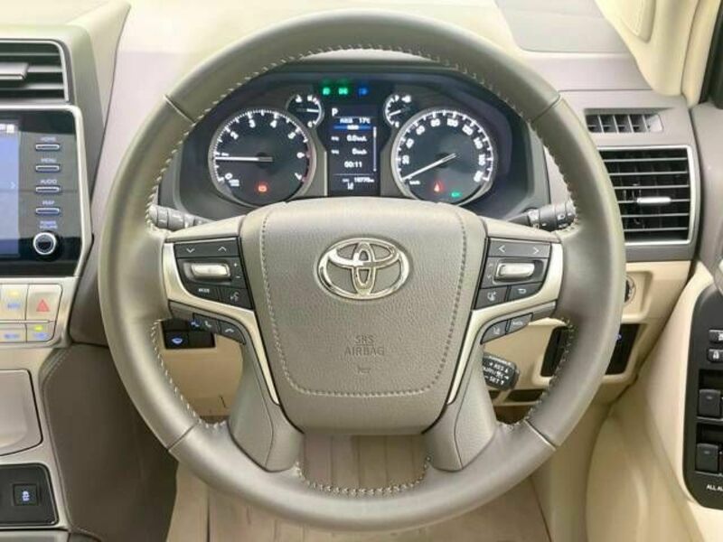 LAND CRUISER PRADO-11
