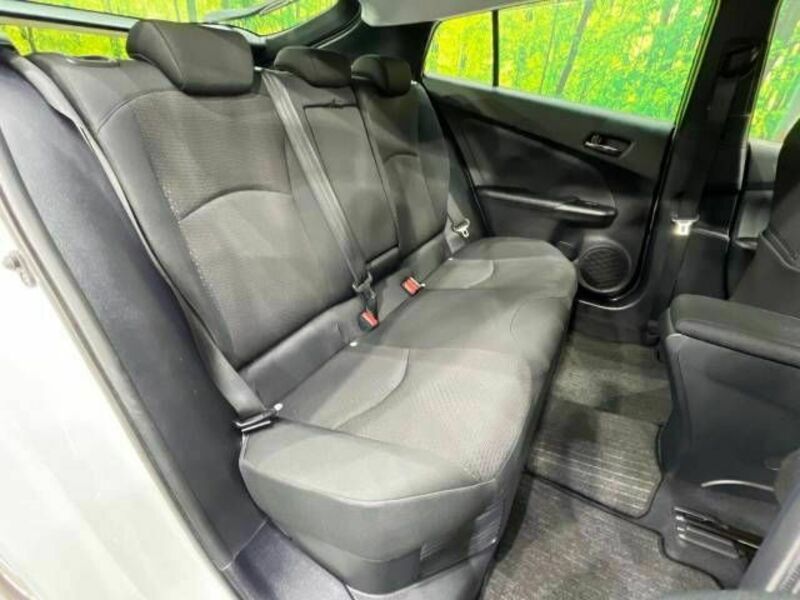 PRIUS-8