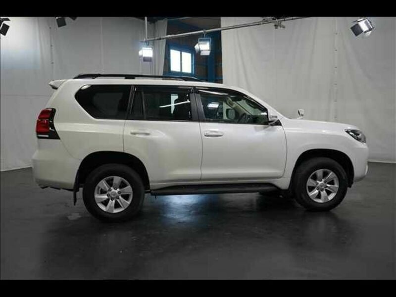 LAND CRUISER PRADO-15
