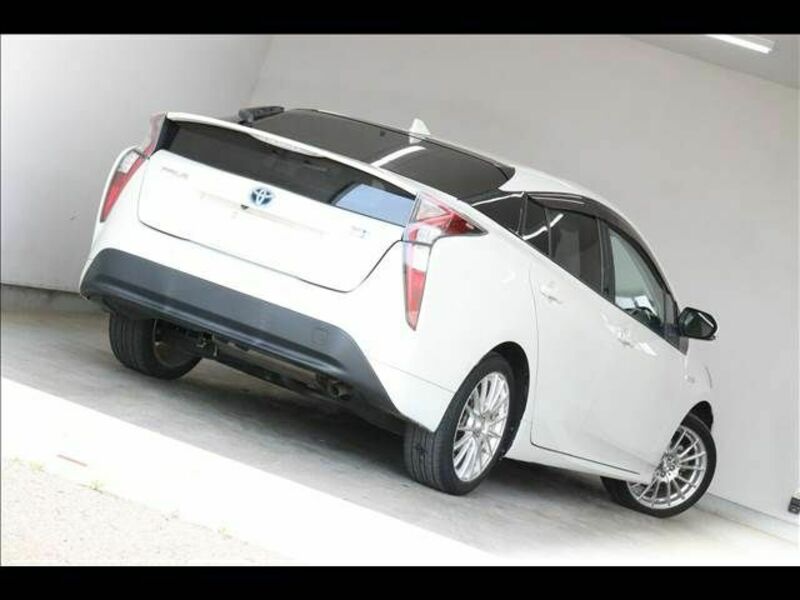 PRIUS-11