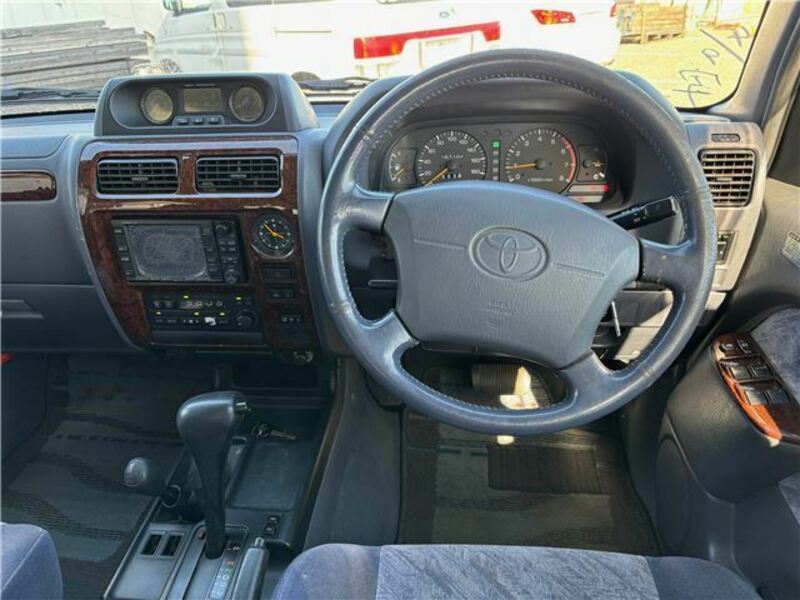 LAND CRUISER PRADO-4