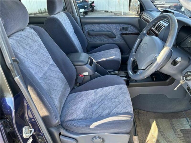 LAND CRUISER PRADO-6