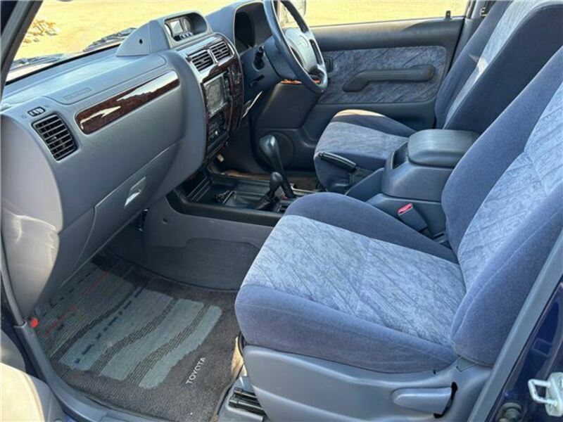 LAND CRUISER PRADO-7