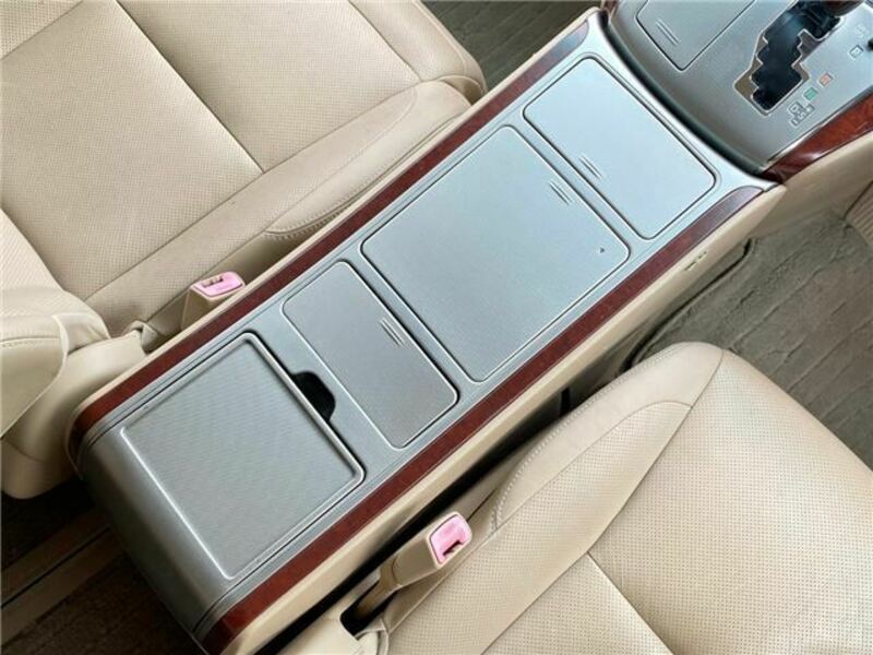 VELLFIRE-11