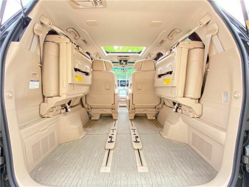 VELLFIRE-17