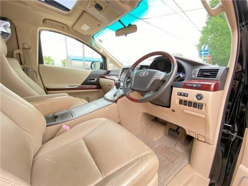 VELLFIRE-36