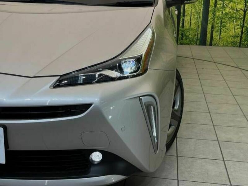 PRIUS-11