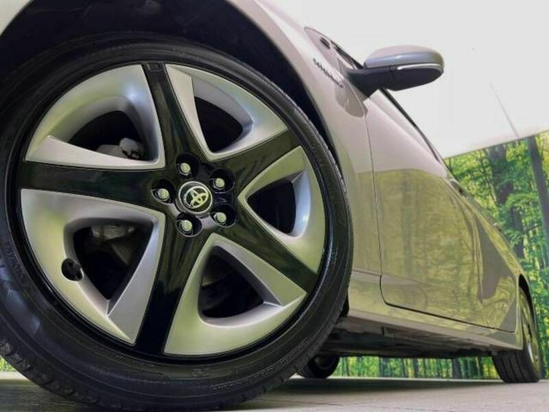 PRIUS-12