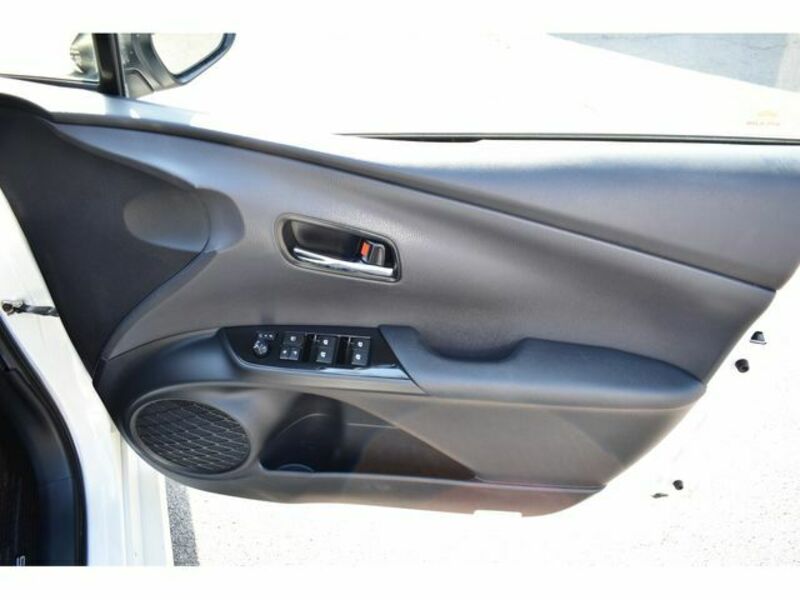 PRIUS-8