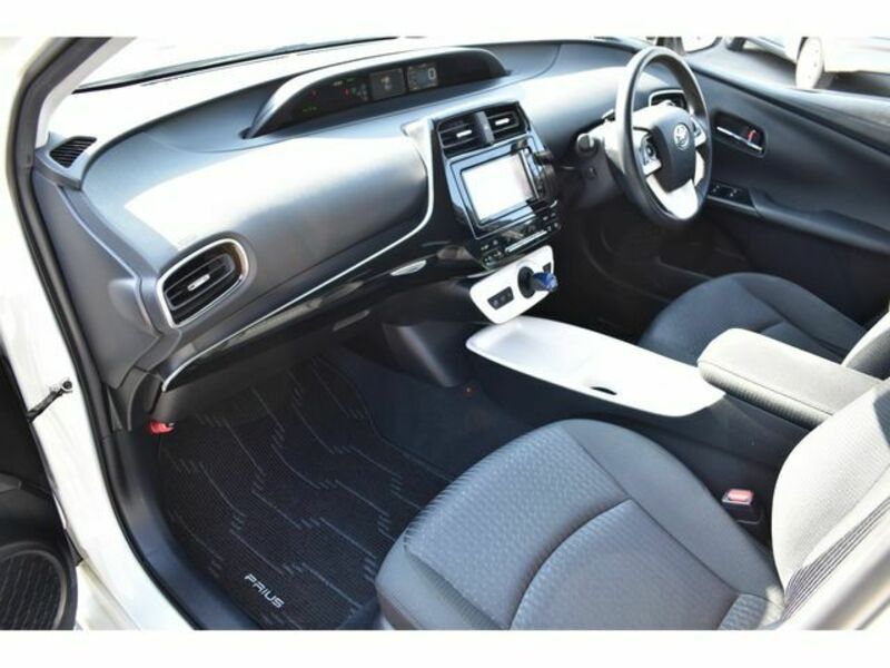 PRIUS-9