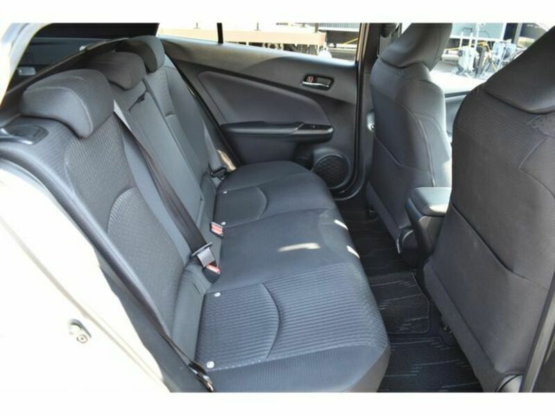 PRIUS-11