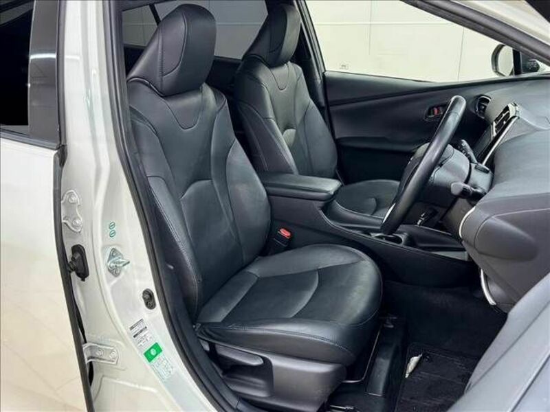 PRIUS-11