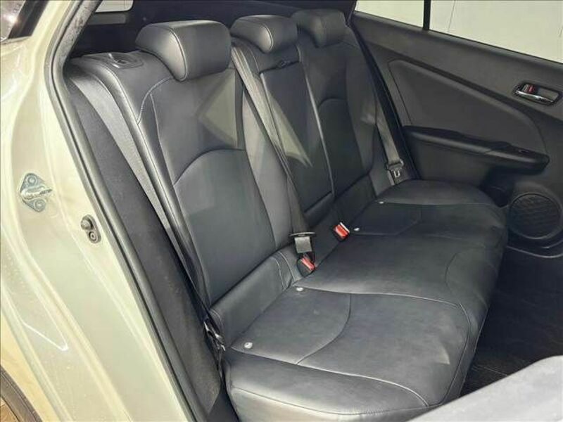 PRIUS-12