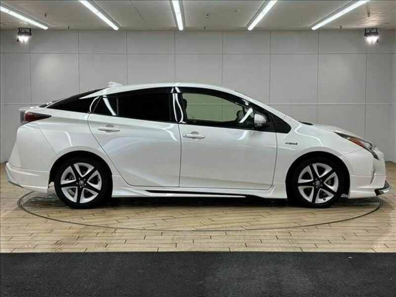 PRIUS-16