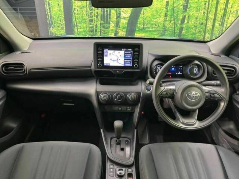 YARIS CROSS-1