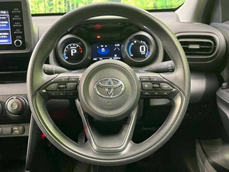 YARIS CROSS-9