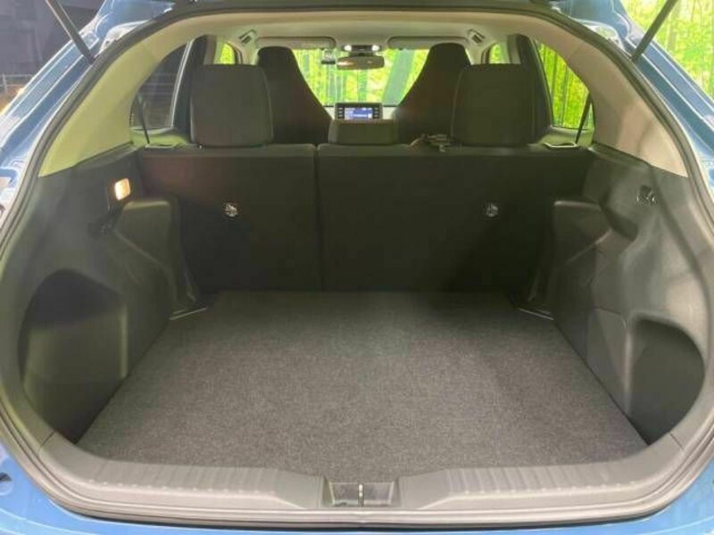 YARIS CROSS-11