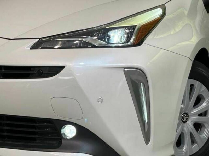 PRIUS-11