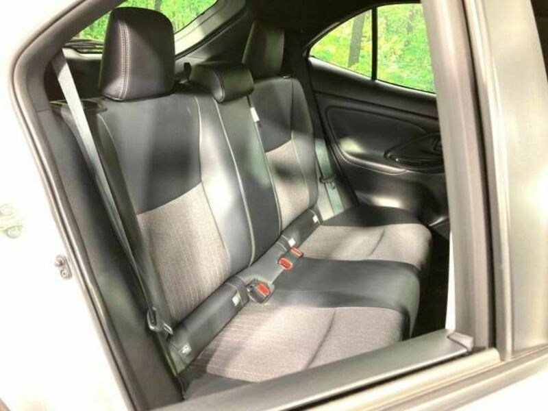 YARIS CROSS-9