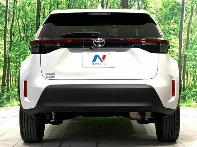 YARIS CROSS-15