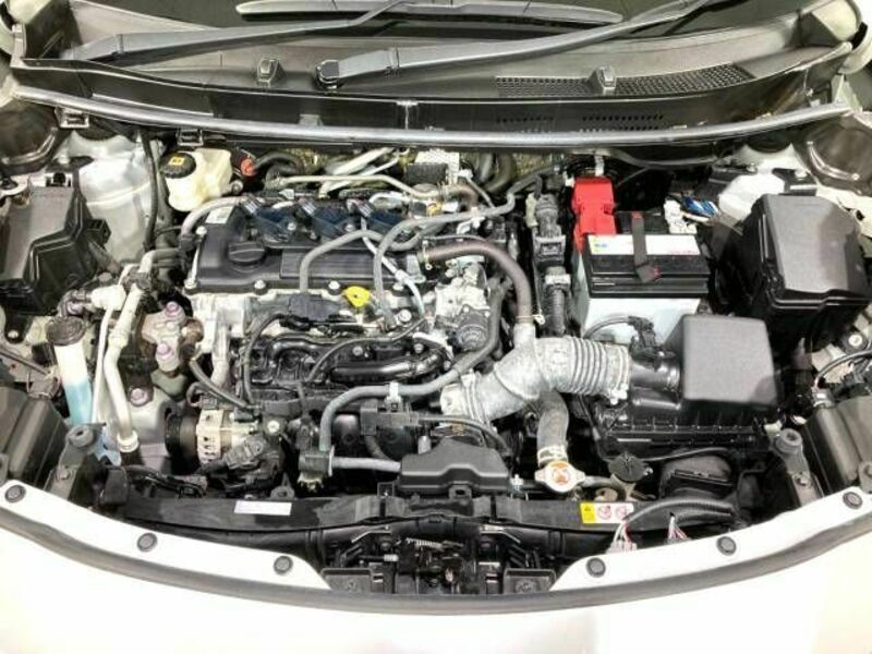 YARIS CROSS-18