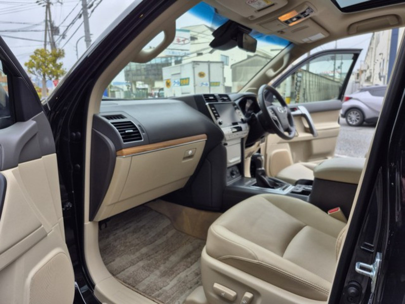 LAND CRUISER PRADO-18